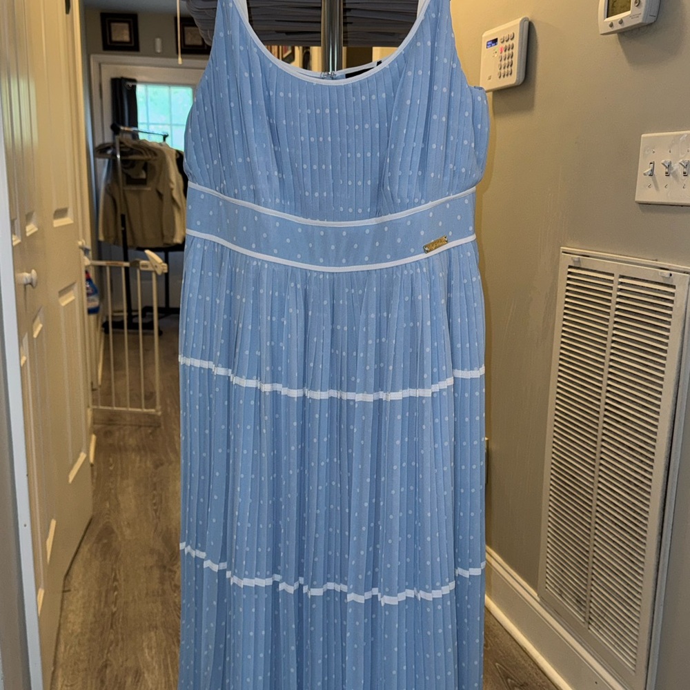 NWT Marilyn Monroe Light Blue Sleeveless Maxi Dress